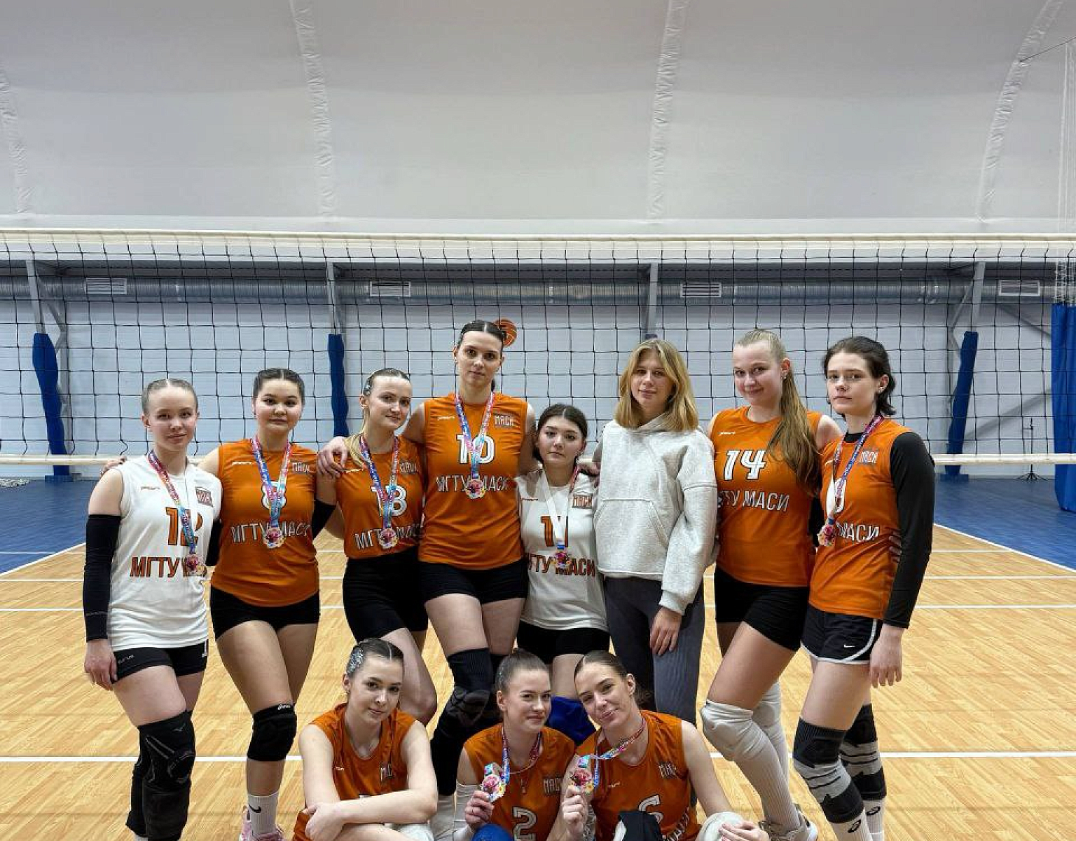  Одержали победу волейболистки
