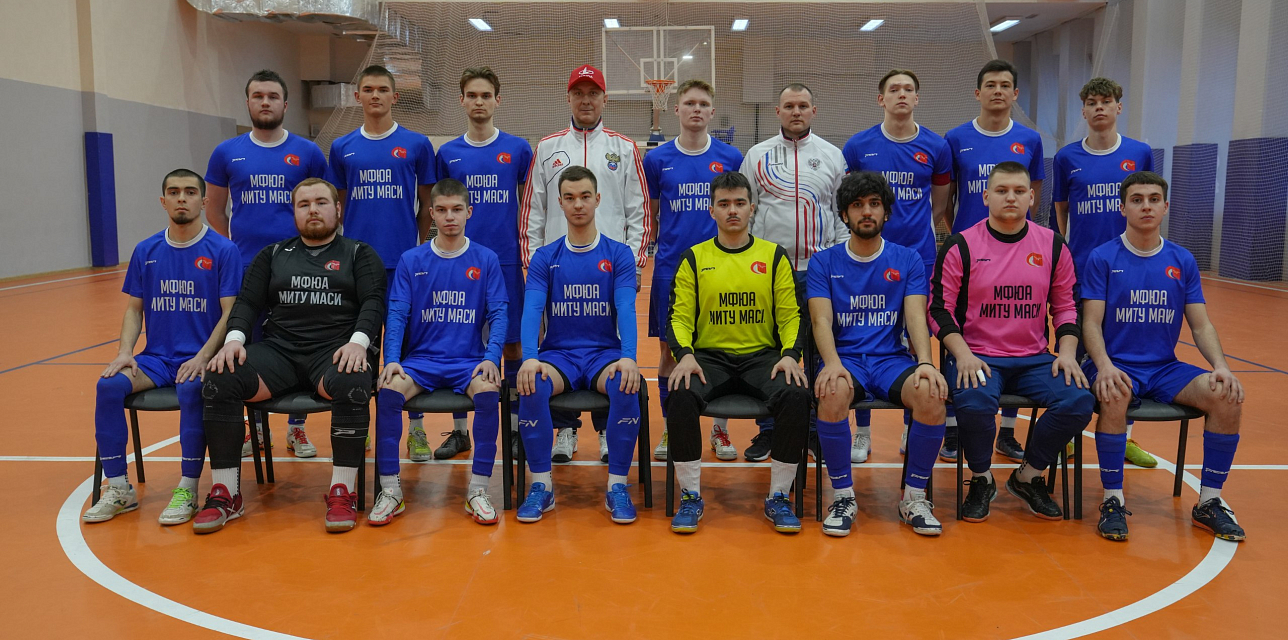 Вчера прошла первая тренировка по мини-футболу